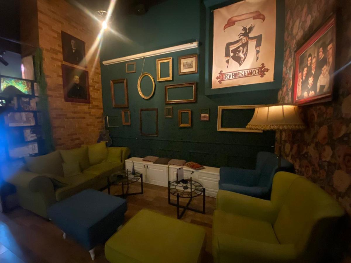 Fg Boutique Hostel Sarajevo Bagian luar foto