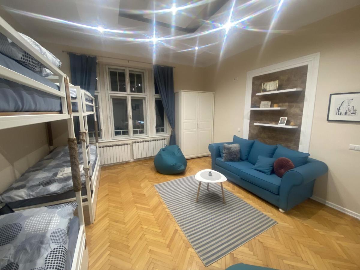 Fg Boutique Hostel Sarajevo Bagian luar foto
